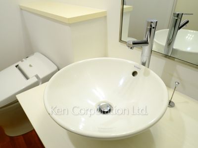 Powder Room ※Photo of the same layout on 6 floor. Decoration and fixture may differ.