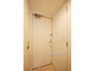 Entrance ※Photo of the same layout on 7 floor. Decoration and fixture may differ.