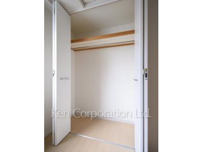 Closet ※Photo of the same layout on 5 floor. Decoration and fixture may differ.