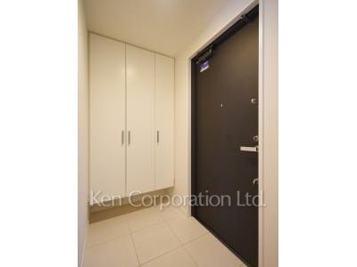 Entrance ※Photo of the same layout on 5 floor. Decoration and fixture may differ.
