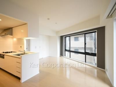 Living-Dining ※Photo of the same layout on 5 floor. Decoration and fixture may differ.