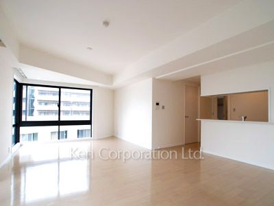 Living-Dining ※Photo of the same layout on 5 floor. Decoration and fixture may differ.