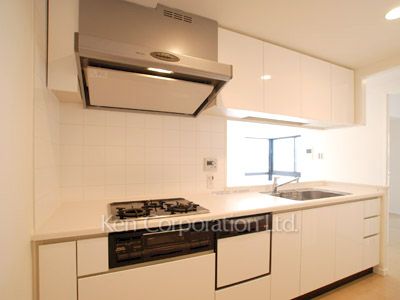 Kitchen ※Photo of the same layout on 5 floor. Decoration and fixture may differ.