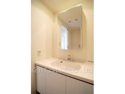 Powder Room ※Photo of the same layout on 5 floor. Decoration and fixture may differ.