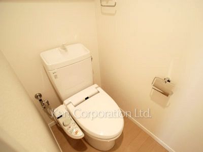 Lavatory ※Photo of the same layout on 5 floor. Decoration and fixture may differ.
