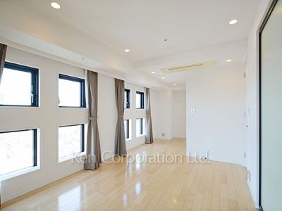 Bedroom ※Photo of the same layout on 18 floor. Decoration and fixture may differ.