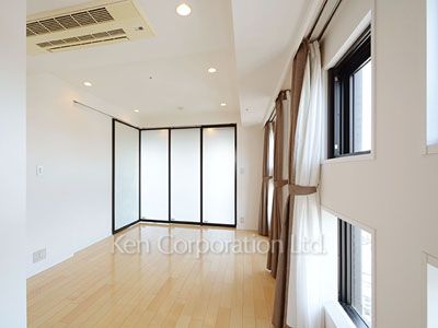 Bedroom ※Photo of the same layout on 18 floor. Decoration and fixture may differ.