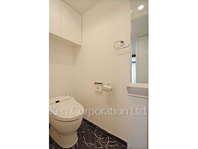 Lavatory ※Photo of the same layout on 18 floor. Decoration and fixture may differ.