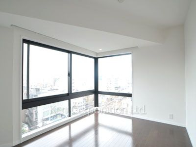 Bedroom ※Photo of the same layout on 9 floor. Decoration and fixture may differ.