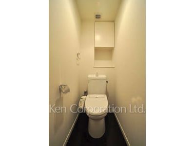 Lavatory ※Photo of the same layout on 9 floor. Decoration and fixture may differ.