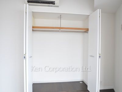 Closet ※Photo of the same layout on 9 floor. Decoration and fixture may differ.