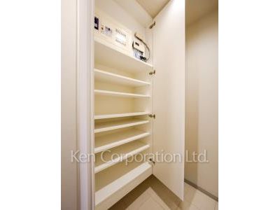 Shoes Closet