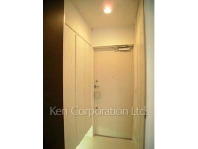 Entrance ※Photo of the same layout on 4 floor. Decoration and fixture may differ.