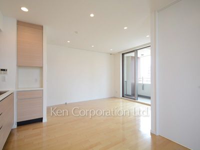 Living-Dining ※Photo of the same layout on 9 floor. Decoration and fixture may differ.