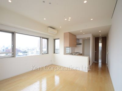 Living-Dining ※Photo of the same layout on 16 floor. Decoration and fixture may differ.