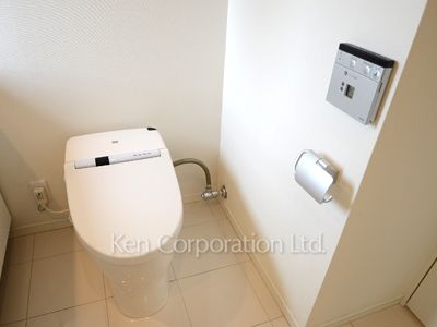 Lavatory ※Photo of the same layout on 16 floor. Decoration and fixture may differ.