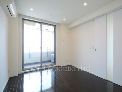 Bedroom ※Photo of the same layout on 13 floor. Decoration and fixture may differ.