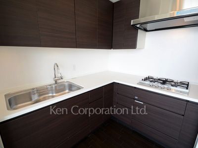 Kitchen ※Photo of the same layout on 13 floor. Decoration and fixture may differ.