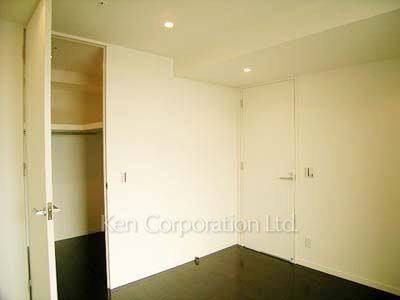 Bedroom ※Photo of the same layout on 13 floor. Decoration and fixture may differ.
