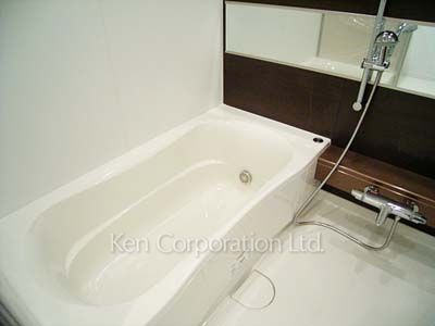 Bath ※Photo of the same layout on 13 floor. Decoration and fixture may differ.