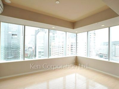 Living-Dining ※Photo of the same layout on 16 floor. Decoration and fixture may differ.