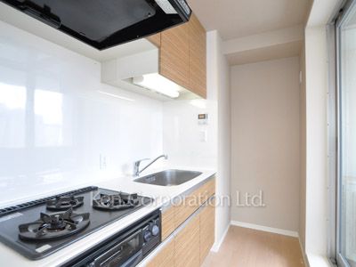 Kitchen ※Photo of the same layout on 16 floor. Decoration and fixture may differ.