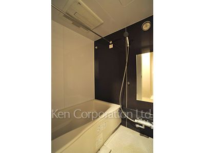 Bath ※Photo of the same layout on 16 floor. Decoration and fixture may differ.