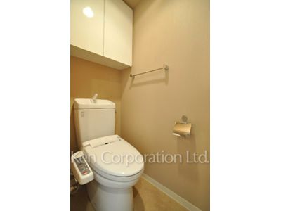 Lavatory ※Photo of the same layout on 16 floor. Decoration and fixture may differ.