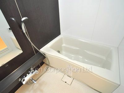 Bath ※Photo of the same layout on 19 floor. Decoration and fixture may differ.
