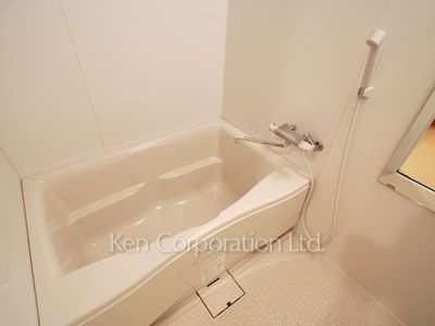 Bath ※Photo of the same layout on 14 floor. Decoration and fixture may differ.