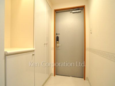 Entrance ※Photo of the same layout on 7 floor. Decoration and fixture may differ.