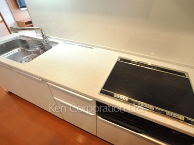 Kitchen ※Photo of the same layout on 7 floor. Decoration and fixture may differ.