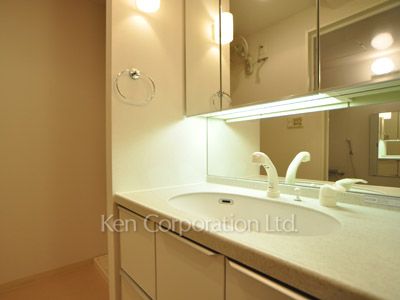 Powder Room ※Photo of the same layout on 7 floor. Decoration and fixture may differ.