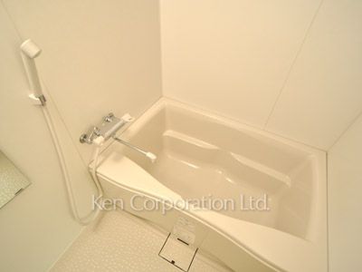 Bath ※Photo of the same layout on 7 floor. Decoration and fixture may differ.
