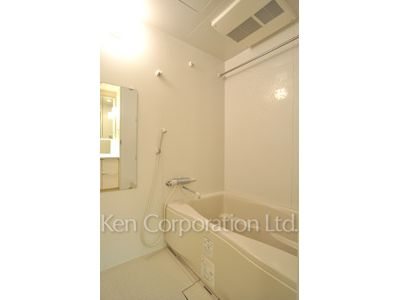 Bath ※Photo of the same layout on 7 floor. Decoration and fixture may differ.