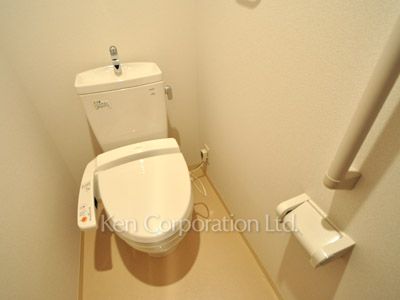 Lavatory ※Photo of the same layout on 7 floor. Decoration and fixture may differ.