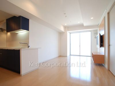 Living-Dining ※Photo of the same layout on 19 floor. Decoration and fixture may differ.