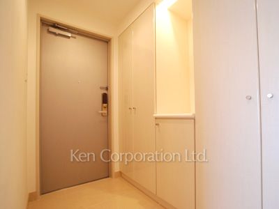 Entrance ※Photo of the same layout on 19 floor. Decoration and fixture may differ.