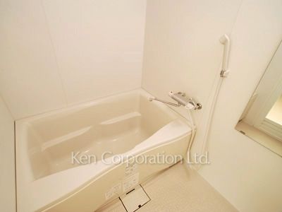 Bath ※Photo of the same layout on 19 floor. Decoration and fixture may differ.