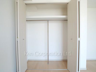 Closet ※Photo of the same layout on 19 floor. Decoration and fixture may differ.