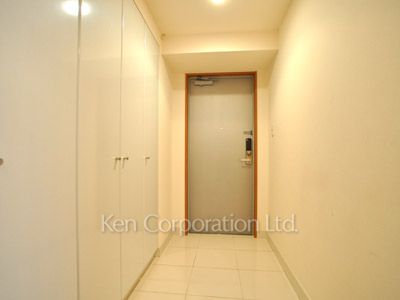 Entrance ※Photo of the same layout on 23 floor. Decoration and fixture may differ.