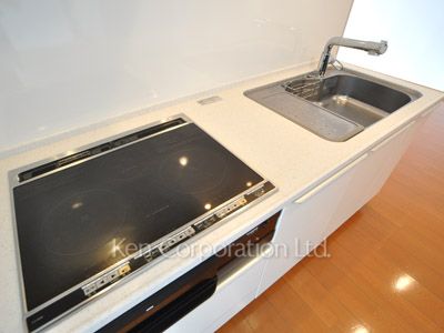 Kitchen ※Photo of the same layout on 23 floor. Decoration and fixture may differ.