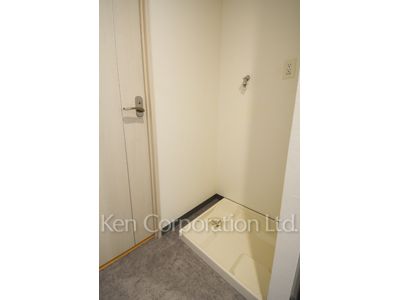 Washing Machine Space ※Photo of the same layout on 20 floor. Decoration and fixture may differ.