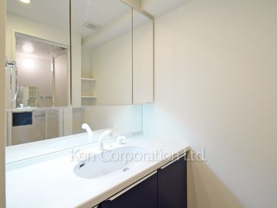 Powder Room ※Photo of the same layout on 20 floor. Decoration and fixture may differ.