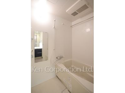 Bath ※Photo of the same layout on 20 floor. Decoration and fixture may differ.