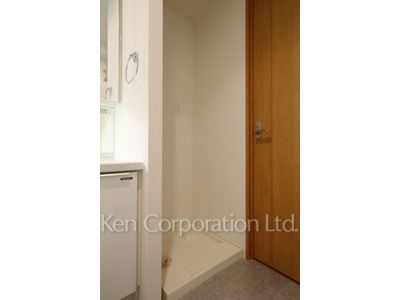 Washing Machine Space ※Photo of the same layout on 23 floor. Decoration and fixture may differ.