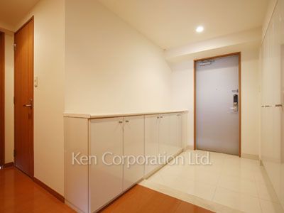 Entrance ※Photo of the same layout on 23 floor. Decoration and fixture may differ.