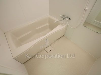 Bath ※Photo of the same layout on 23 floor. Decoration and fixture may differ.