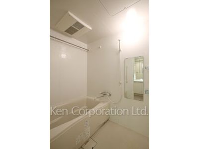 Bath ※Photo of the same layout on 23 floor. Decoration and fixture may differ.