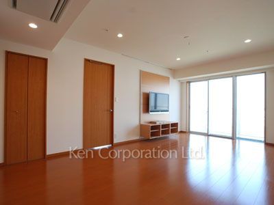 Living-Dining ※Photo of the same layout on 23 floor. Decoration and fixture may differ.